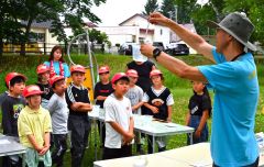 帯広東小学校自然観察会（金野和彦撮影）