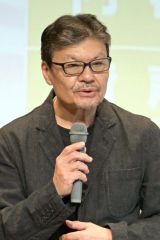 紛争地取材などの経験談を語る佐藤さん