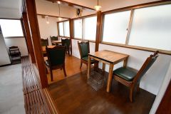 広々としたカフェの店内