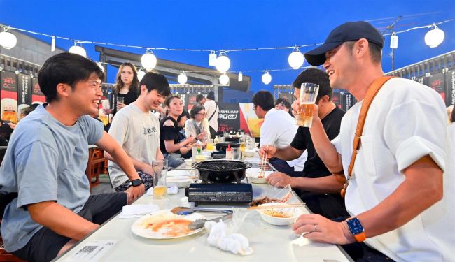 暑さ続く帯広、ビアガーデン早くも活況　今季オープンの前倒しも