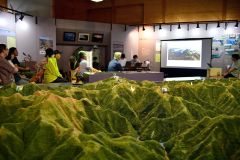 日高山脈山岳センターで開かれた記念講演会