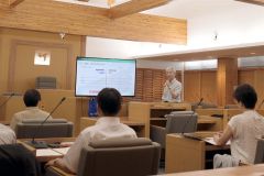 全議員１３人が参加した足寄町議会のコンプラ研修