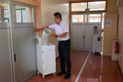 スポットクーラーで対策をとる教育現場(帯広第七中学校)