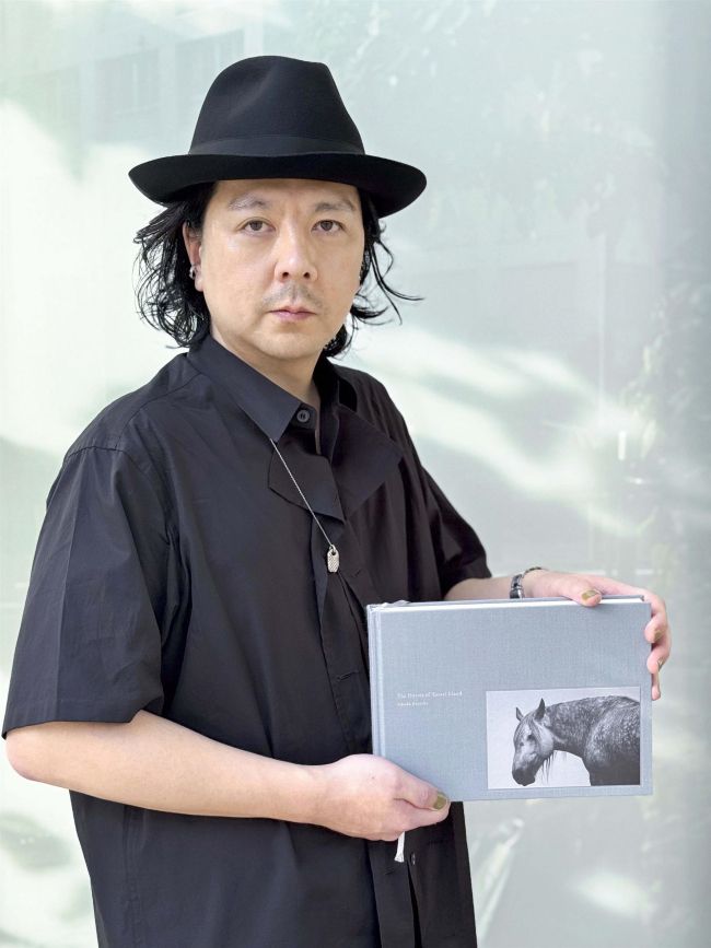 野生馬の写真集出版　１５年の集大成　十勝ゆかりの岡田さん