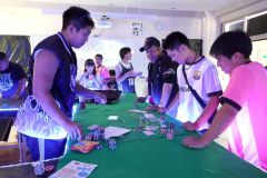 ホームルームブースで人気だったカジノ（５日、幕別清陵高校、助川かおる通信員）