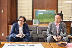 空閑氏（左）と太田氏