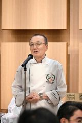 あいさつする加藤支部長