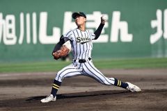 白樺学園が初戦突破　旭川実に４―２　高校野球北北海道大会