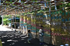 芽室神社に設置された風鈴と風車の装飾