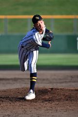 【１回戦・白樺学園―旭実】白樺学園は８回から２番手として冨澤悠斗がマウンドに上がる