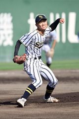 白樺学園が連覇へ好発進　高校野球北北海道大会