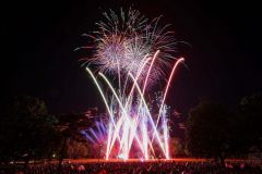 芽室の夏の夜空を彩った大輪の花火（平栗玲香通信員）