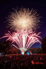 第４回芽室花火大会華音　夏の夜空彩る　吹奏楽生演奏も