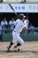 【１回戦・帯大谷―帯北】帯北は１回２死三塁で江川太翔が中前適時打を放ち１－１の同点とする