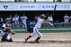 【１回戦・帯大谷―帯北】帯大谷は６回１死満塁で齋藤琉希が左前２点適時打を放ち４－２と勝ち越す