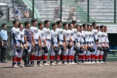 【１回戦・帯大谷―帯北】６－３で勝利し校歌を斉唱する帯大谷ナイン