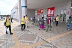 保護司の活動などをアピールした街頭啓発（フレスポスズランプラザ）