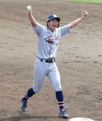 ＳＷＡＴＴ初優勝　攻守かみ合う　東日本軟式野球大会１部 4