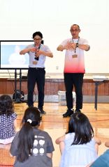 教え子「金」へエール　デフ女子バスケＨＣ　帯広聾学校教諭坂本さんに 9