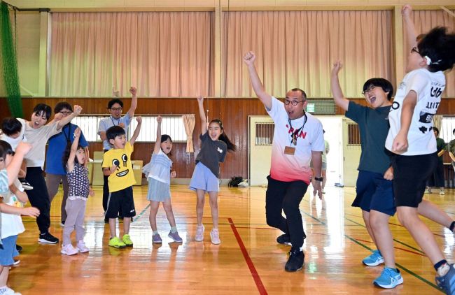教え子「金」へエール　デフ女子バスケＨＣ　帯広聾学校教諭坂本さんに