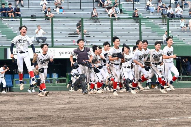 帯大谷激闘制し４強入り　旭川明成に延長十一回１３―１０　高校野球北北海道大会