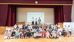 約８０人の児童がエア・ドゥの出前授業を受けた