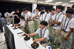 帯工生に最先端現場を説明　士幌の平田建設