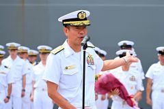 歓迎への感謝を述べる沢田司令（須貝拓也撮影）