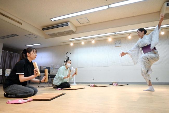 歌舞伎の音の魅力を知る　「附け打ち」専門家講師に初の体験会