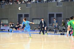 【Ｆ２リーグ第６節・エスポラーダ北海道－アグレミーナ浜松】ロングボールを右足アウトサイドで背後でトラップし会場を沸かせた鈴木裕太郎