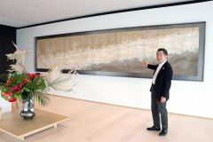 十勝の牧草と土使った和紙を万博の迎賓館で展示し、世界にアピール
