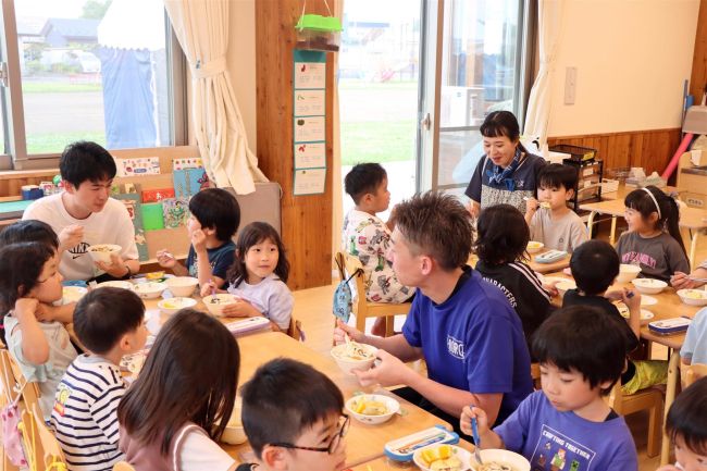 青山学院大生、上士幌の子育てやドローン活用体感　初の地域実習