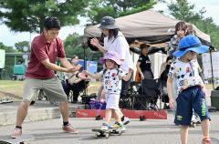 まくべつ夏フェスタで花火開催 3000発の花火に歓声 13