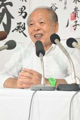 幻の引退会見でこれまでの議員生活を振り返る鈴木氏