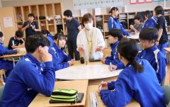選択的夫婦別姓について考える　池田中学校で人権教室
