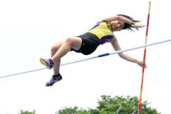 【女子棒高跳び決勝】高橋恵加（帯翔陽中）２メートル７０は１回でクリアしたものの、試技数で母に優勝をさらわれた