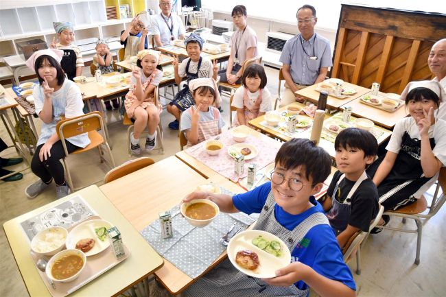 「どろぶたハンバーグ、ほろほろ」　幕別で地場食材の特別給食