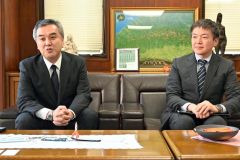 帯広税務署の松田充彦署長が来社 3