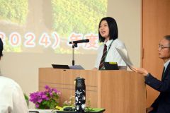 拠点校の更別農高生徒が活動報告　道教委の産学連携プロジェクトのシンポジウム 3