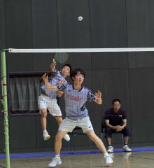 個人戦ダブルス準優勝の杉山優太主将・石田大智組（帯一）
