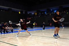 【女子団体戦決勝・帯一中―清水中】第１ダブルスとして勝利した（左から）渋谷侑愛主将・貝谷怜莉組（金野和彦撮影）