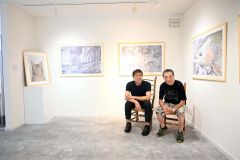 市街地の古ハイツ一室をギャラリーに　初回に伊藤勝昭さんボールペン画展