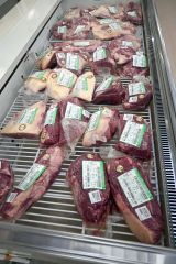 新たに販売を始めたチルドのブロック肉