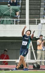 【男子ハンマー投げ予選】２回目に５０メートル４９を投げたものの予選通過記録に達しなかった久保凛太（幕別清陵）