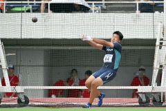 【男子ハンマー投げ予選】２回目に５０メートル４９を投げたものの予選通過記録に達しなかった久保凛太（幕別清陵）