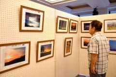 中札内文化創造センターで開かれている南十勝夢街道の写真展