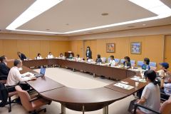姉妹都市・松崎町の小学生が来帯　依田勉三の墓参りやスケート体験 2