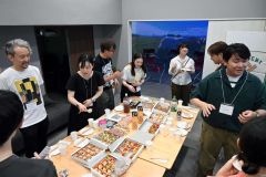 十勝の話題などで交流する参加者