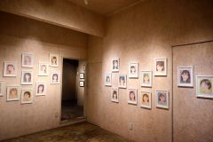 元校長の服部和樹さん　似顔絵っぽいイラスト展　８月３日まで市内ミントカフェ 5