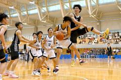 １回戦・白樺学園―東海大付属諏訪（金野和彦撮影